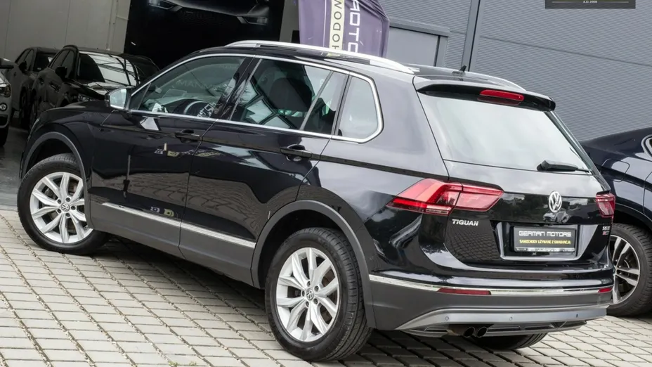 VOLKSWAGEN Tiguan -