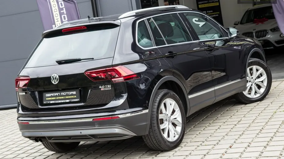 VOLKSWAGEN Tiguan -