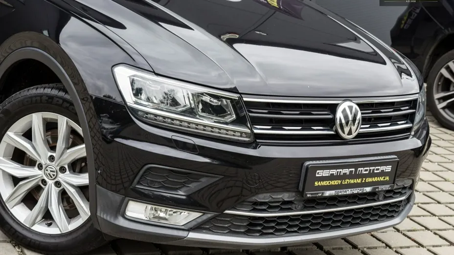 VOLKSWAGEN Tiguan -