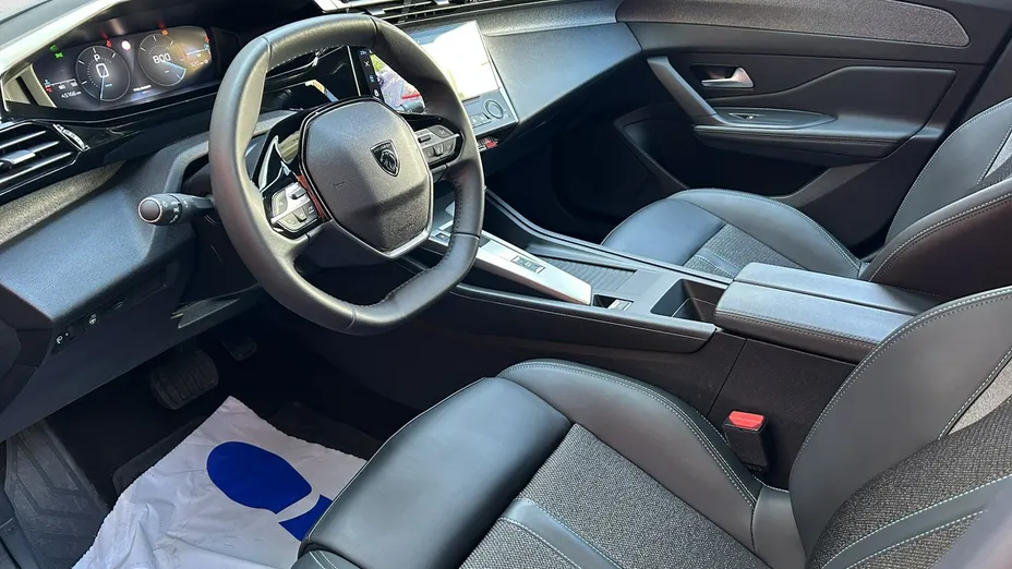PEUGEOT 308 -