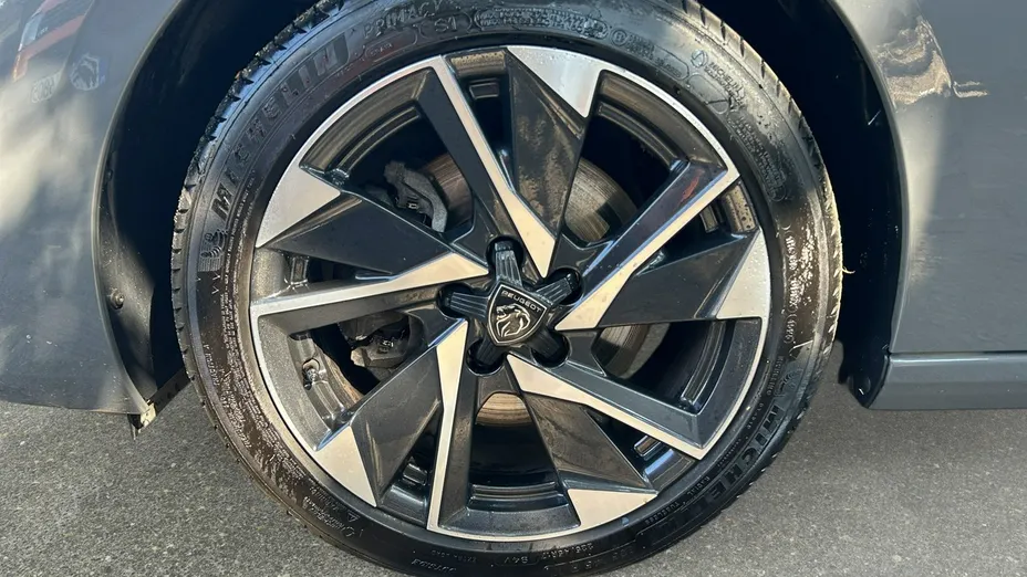 PEUGEOT 308 -