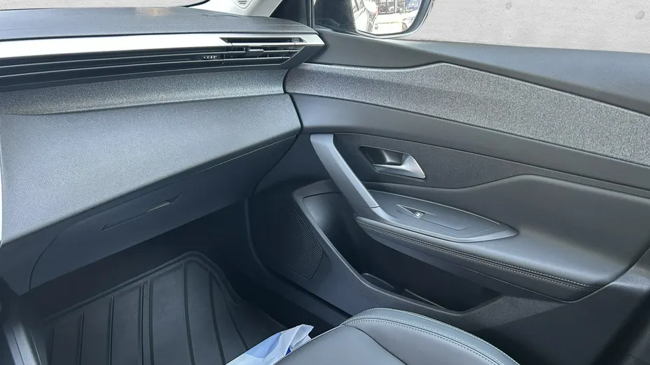 PEUGEOT 308 -