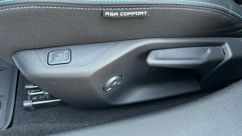 PEUGEOT 308 -