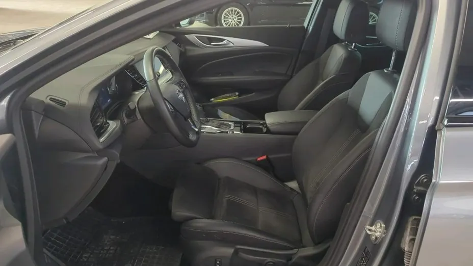 OPEL Insignia -