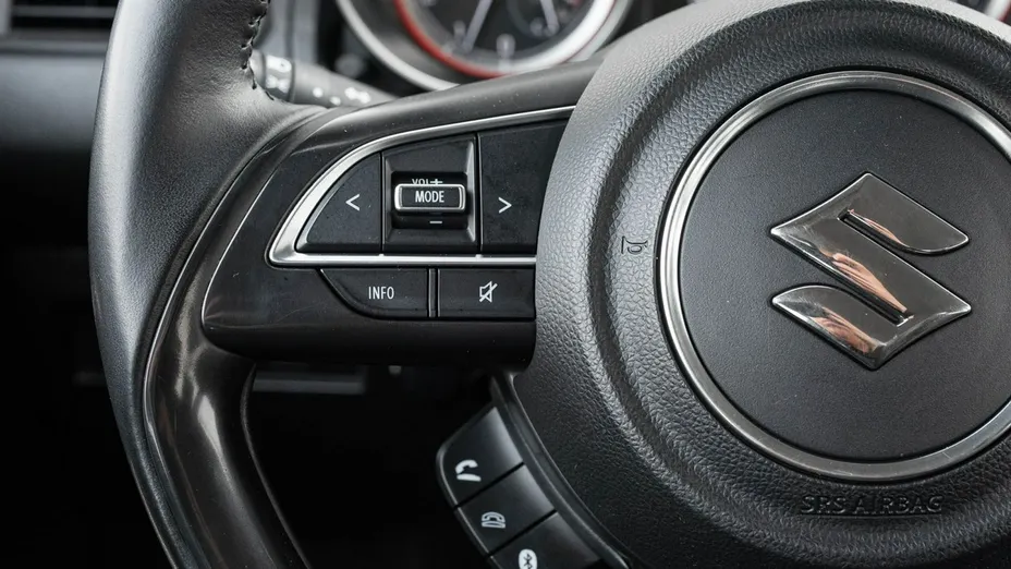 SUZUKI Swift -