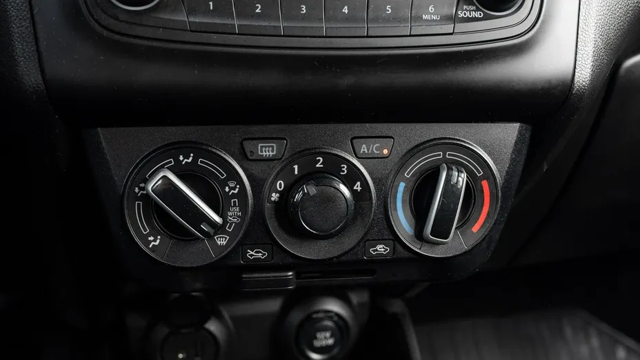 SUZUKI Swift -