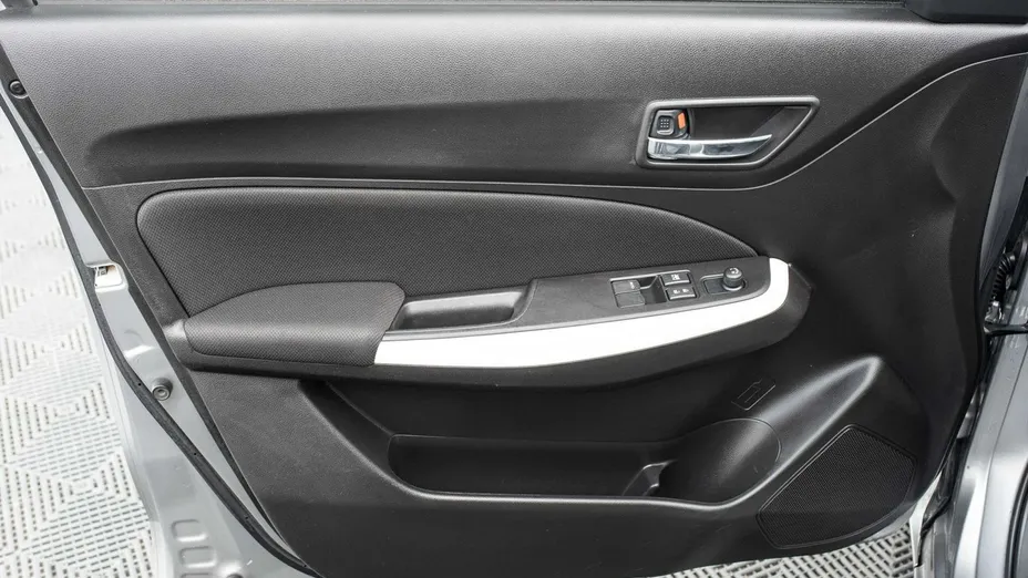 SUZUKI Swift -