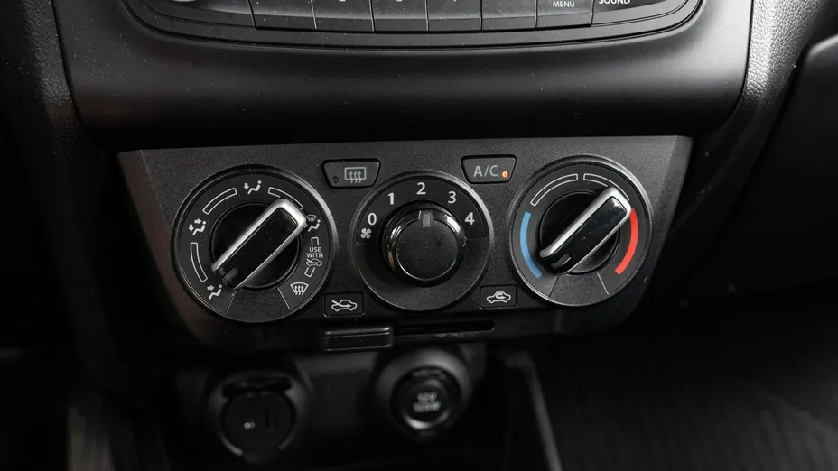 SUZUKI Swift -