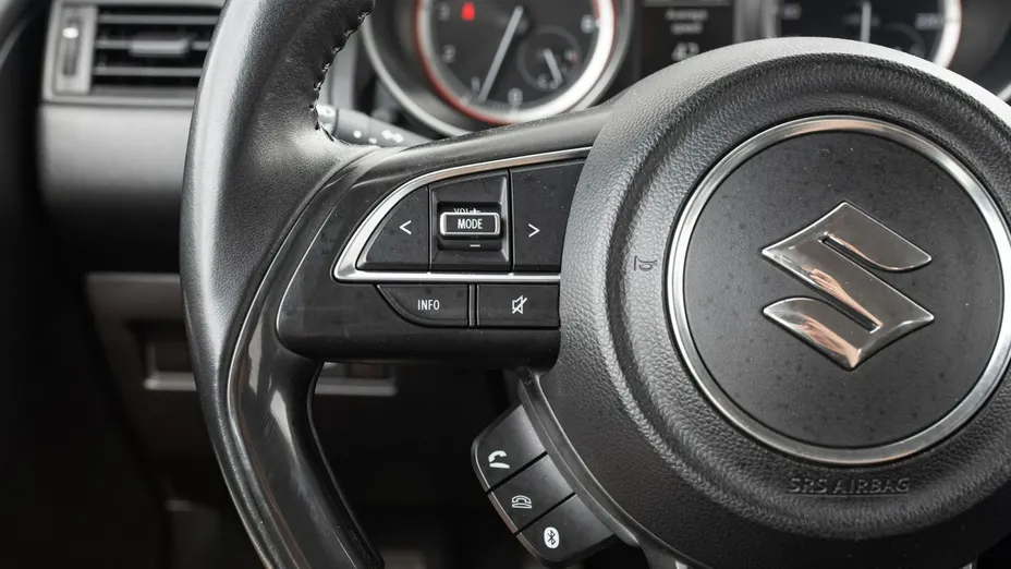 SUZUKI Swift -