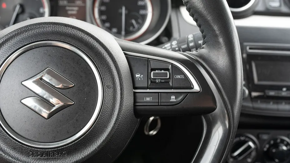 SUZUKI Swift -