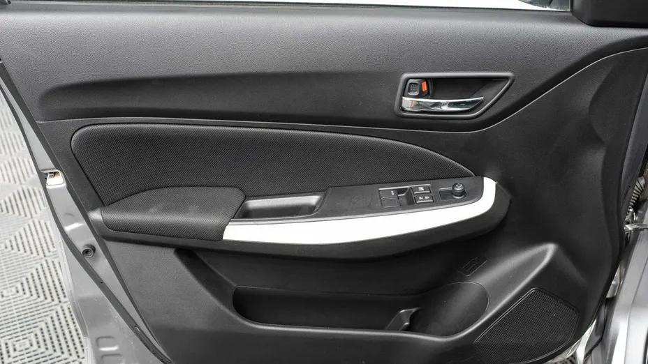 SUZUKI Swift -