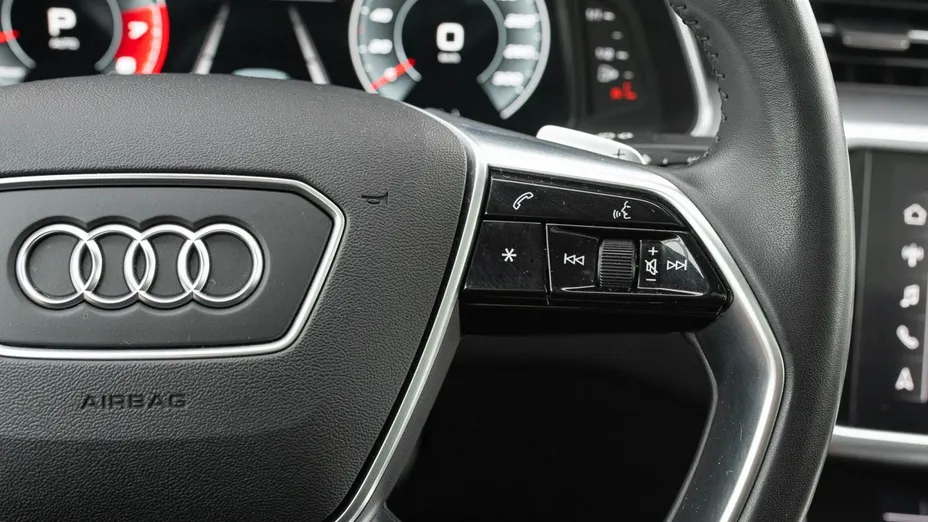 AUDI A6 -