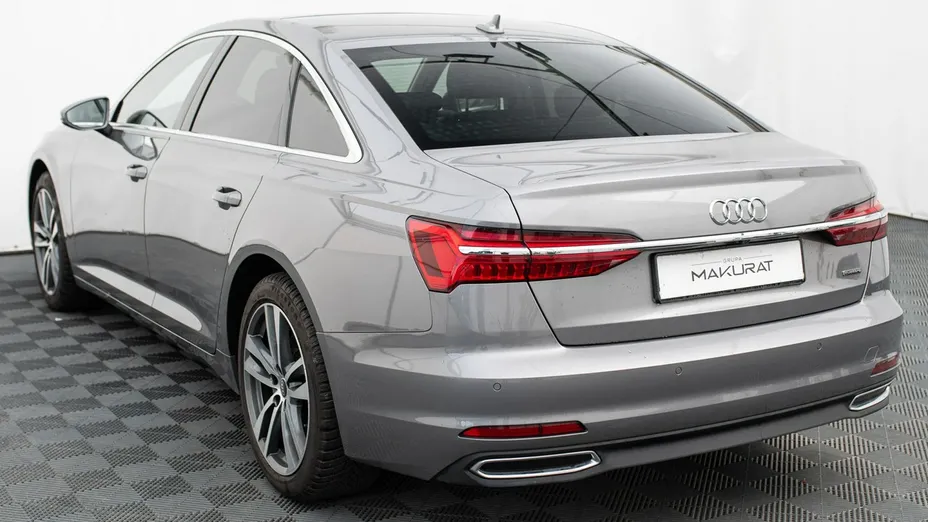 AUDI A6 -