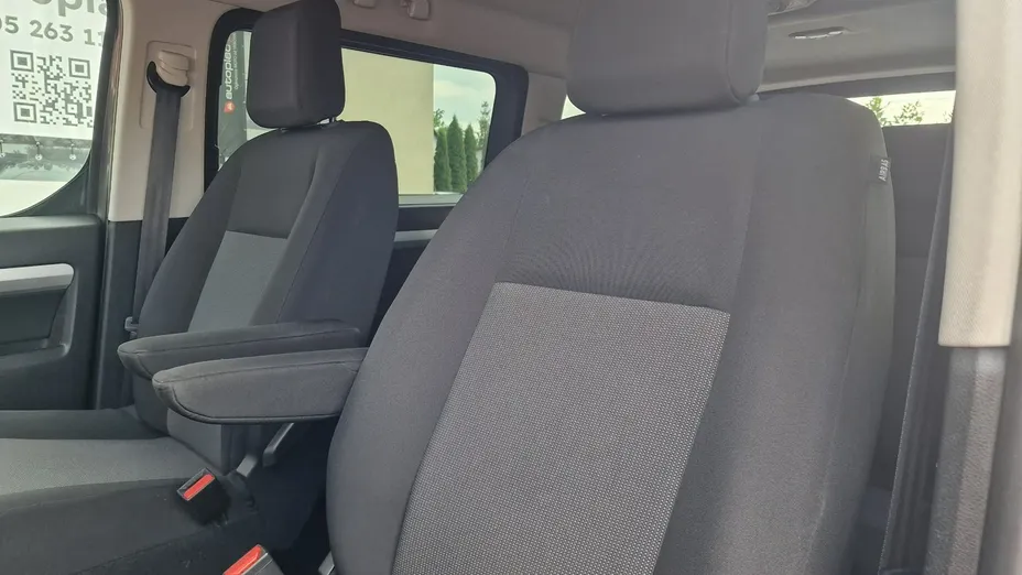 PEUGEOT Traveller -