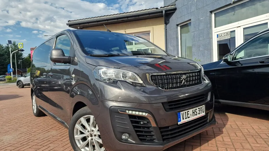 PEUGEOT Traveller -
