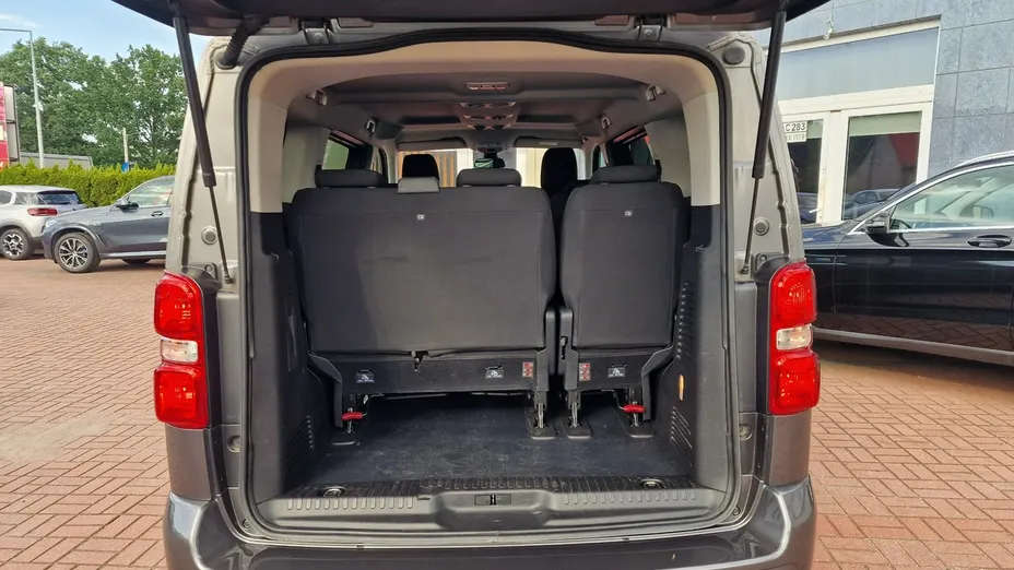 PEUGEOT Traveller -