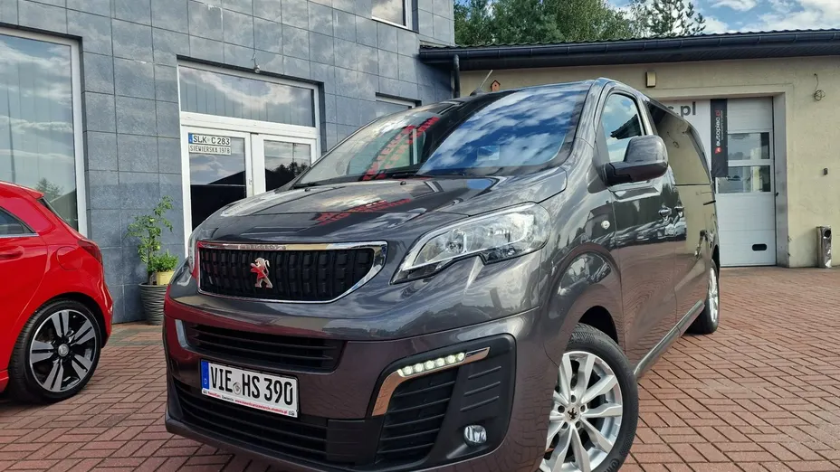 PEUGEOT Traveller -