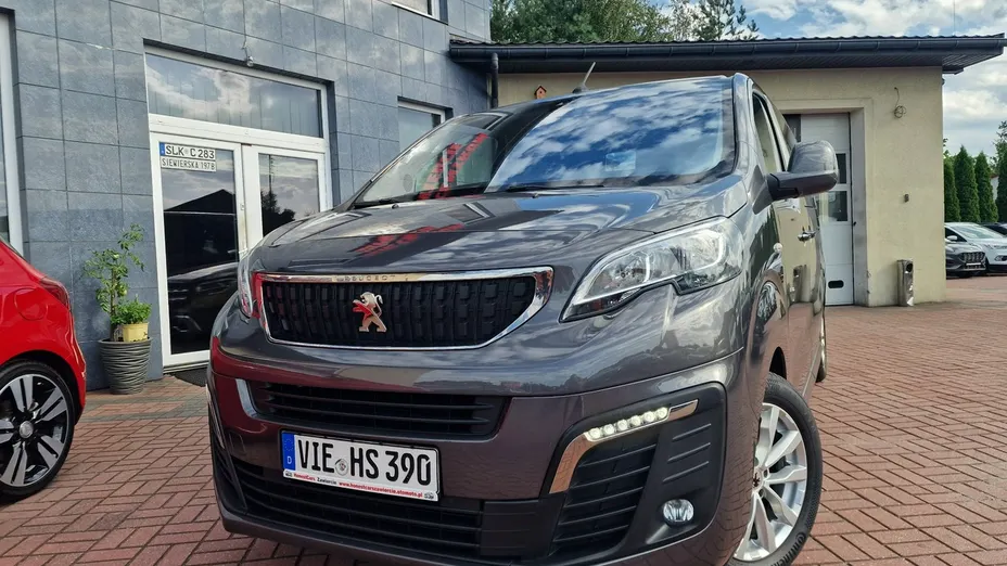 PEUGEOT Traveller -