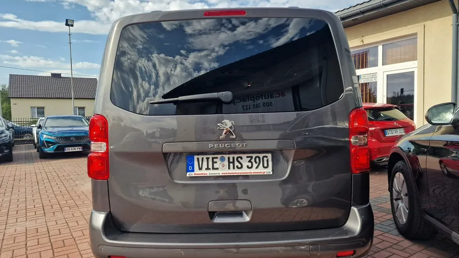 PEUGEOT Traveller -