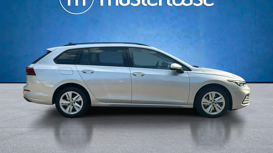 VOLKSWAGEN Golf -