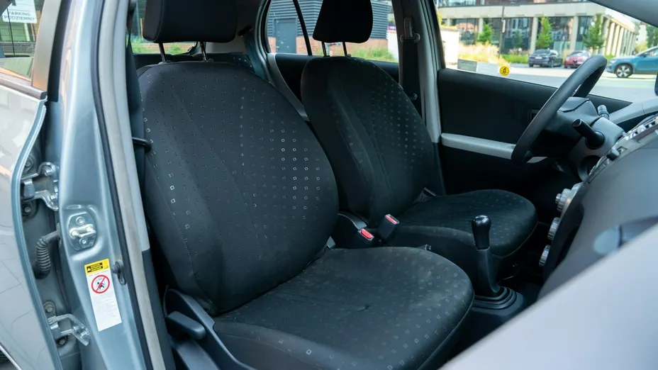 TOYOTA Yaris -
