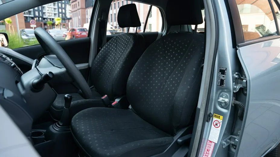 TOYOTA Yaris -