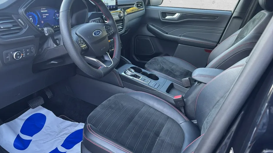 FORD Kuga -
