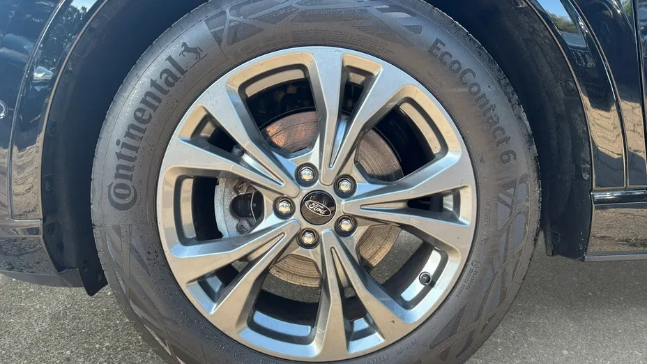 FORD Kuga -