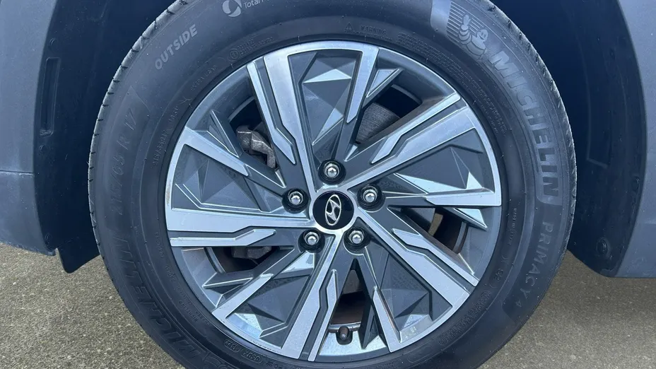 HYUNDAI Tucson -