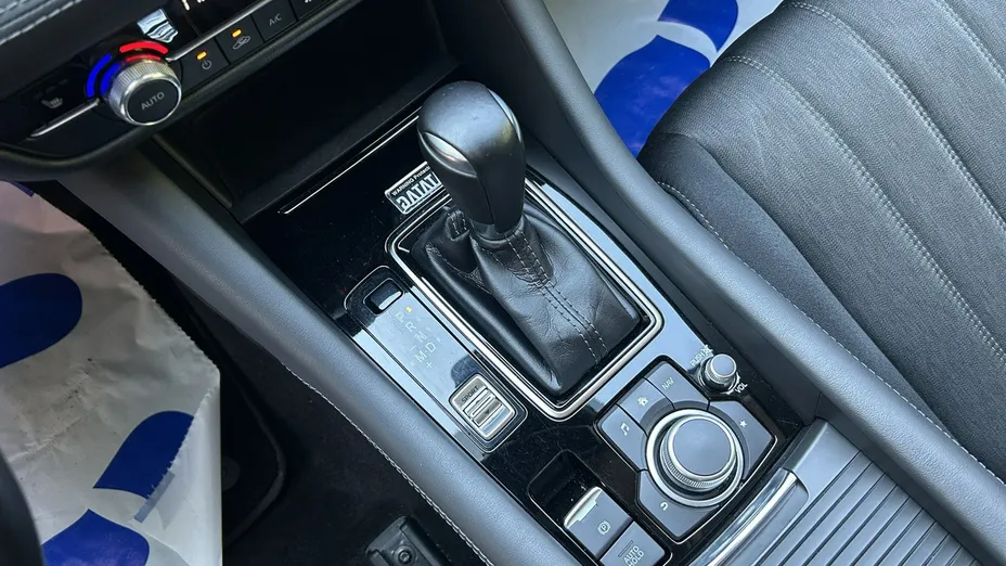 MAZDA 6 -