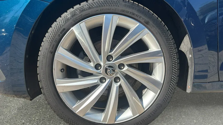 SKODA Octavia -