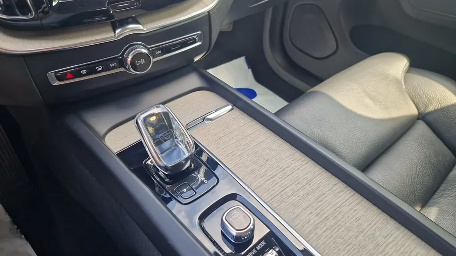 VOLVO XC60 -