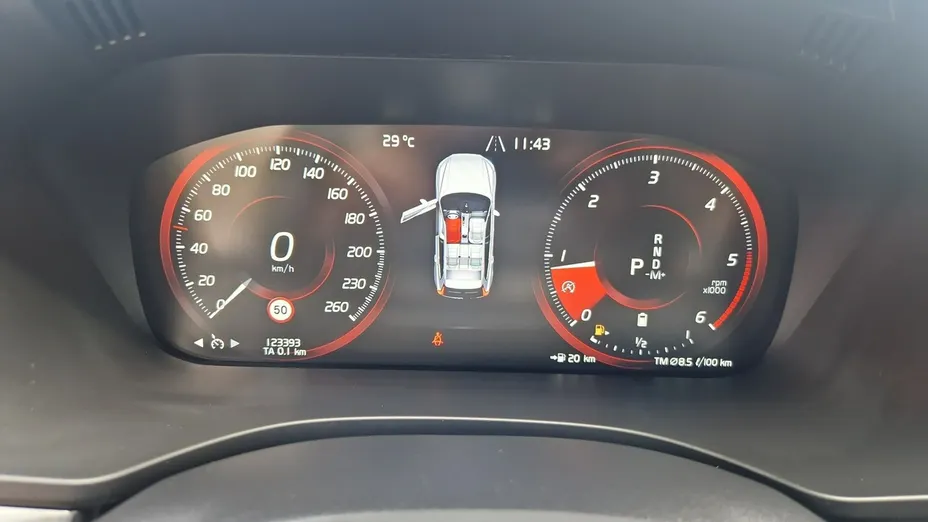 VOLVO XC60 -