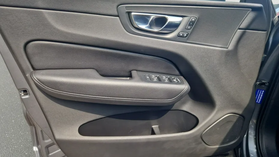 VOLVO XC60 -