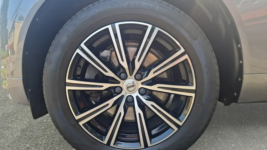 VOLVO XC60 -