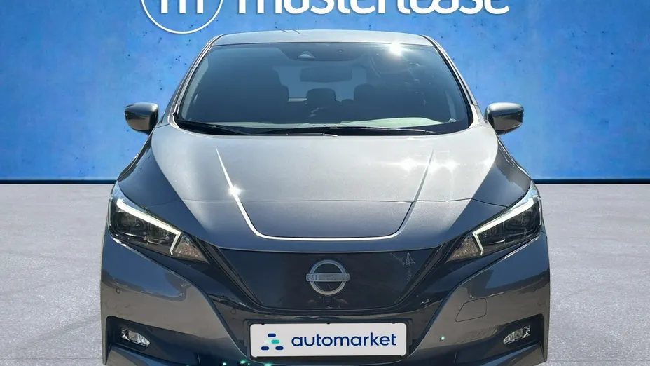 NISSAN Leaf -