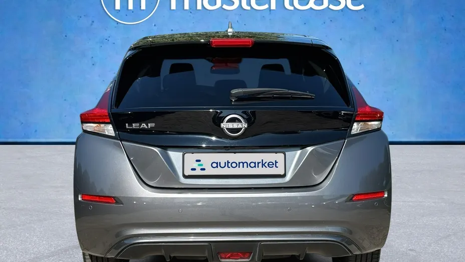 NISSAN Leaf -