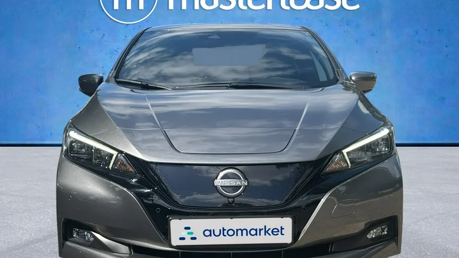 NISSAN Leaf -