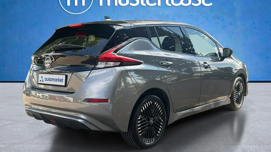 NISSAN Leaf -