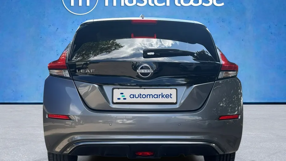 NISSAN Leaf -