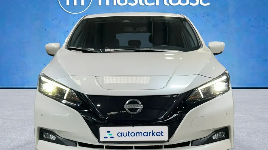 NISSAN Leaf -