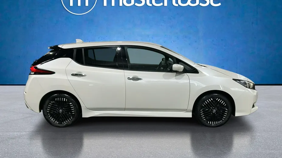 NISSAN Leaf -