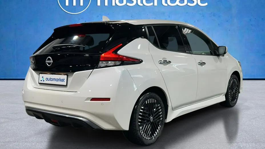 NISSAN Leaf -