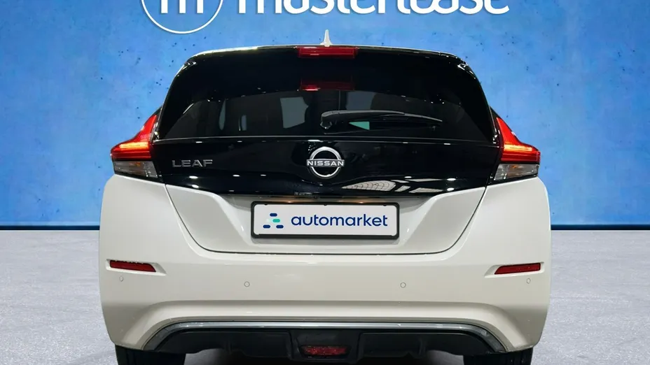 NISSAN Leaf -