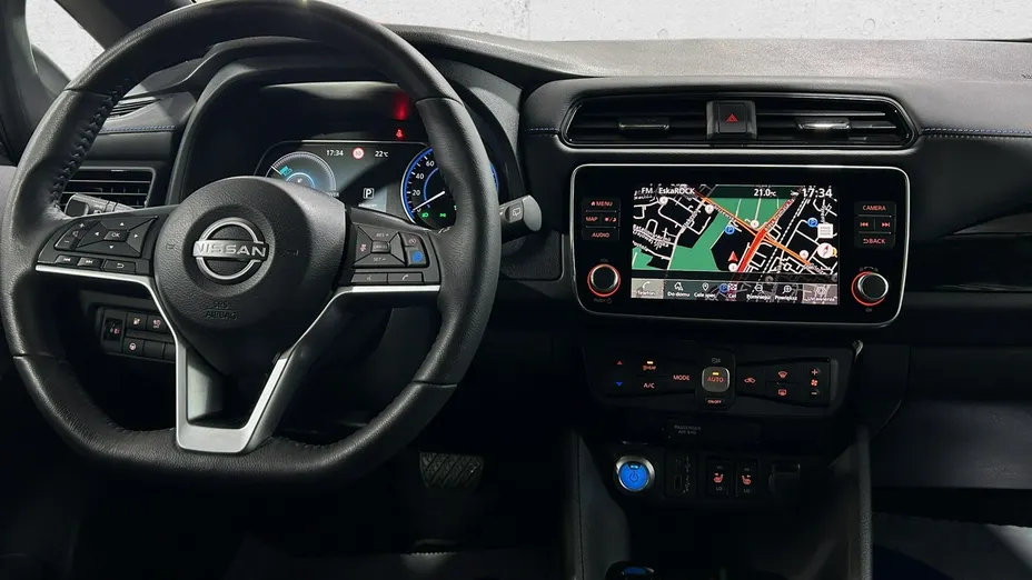 NISSAN Leaf -