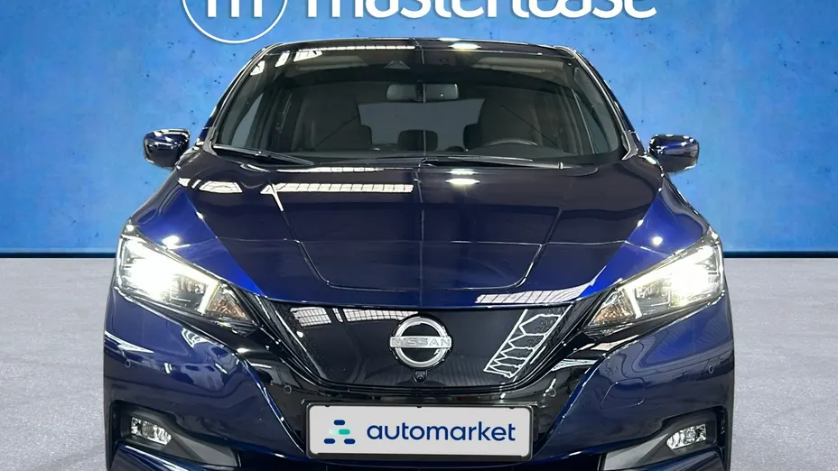 NISSAN Leaf -