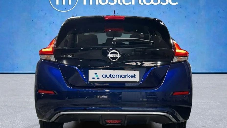 NISSAN Leaf -