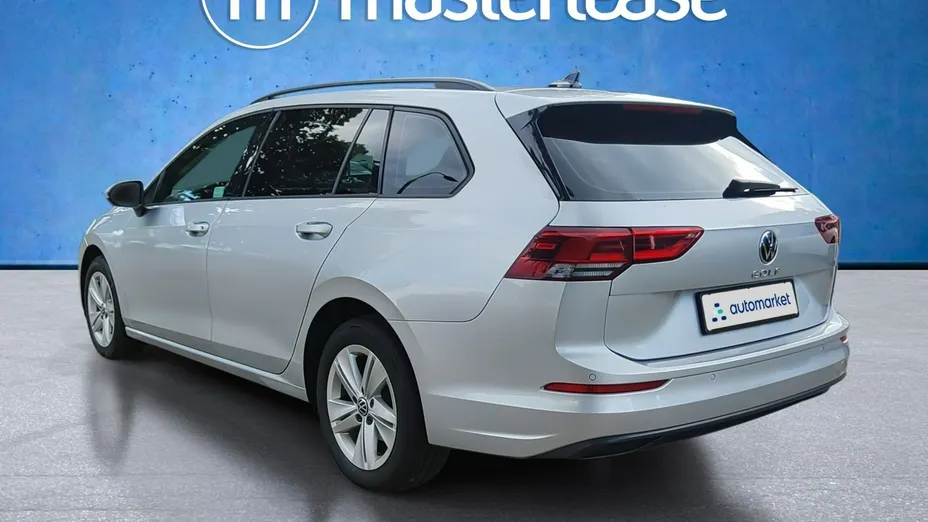 VOLKSWAGEN Golf -