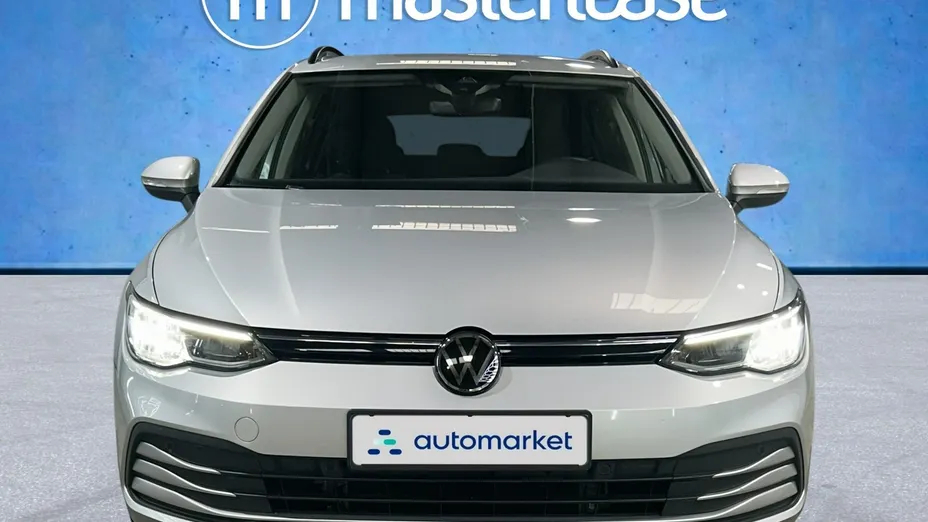 VOLKSWAGEN Golf -