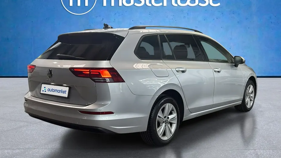 VOLKSWAGEN Golf -